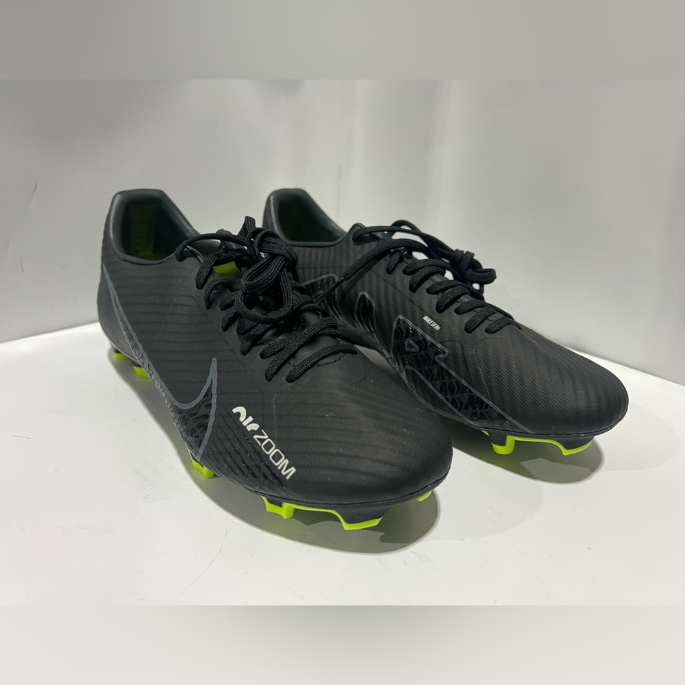 Nike Zoom Black with Green Accents Mens Athletic Shoes